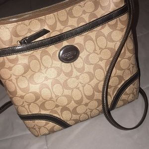 Authentic COACH Messenger Crossbody purse